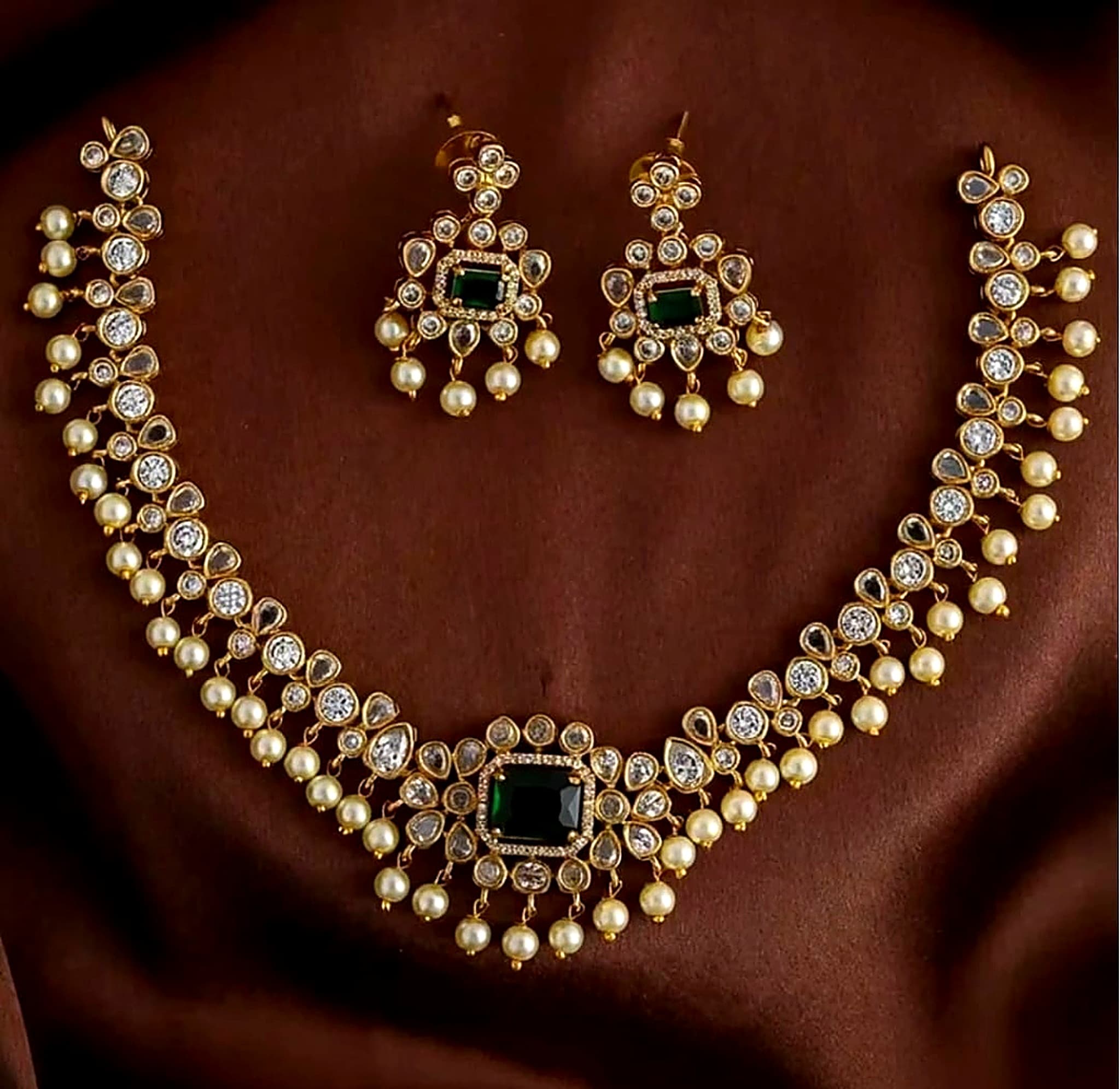 Royal Emerald & Uncut Kundan Choker & Earring Suite